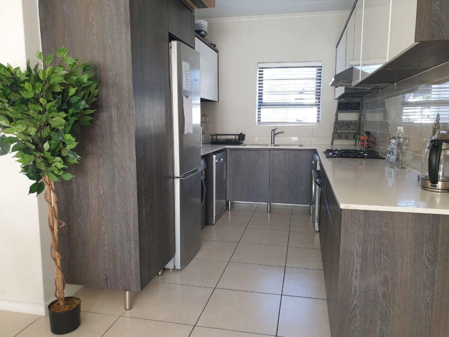 To Let 3 Bedroom Property for Rent in Sandown Estate Western Cape